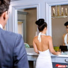 Eva Lovia in 'A La Mode'