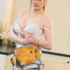 Carly Rae Summers in 'Plumber's Pussy'