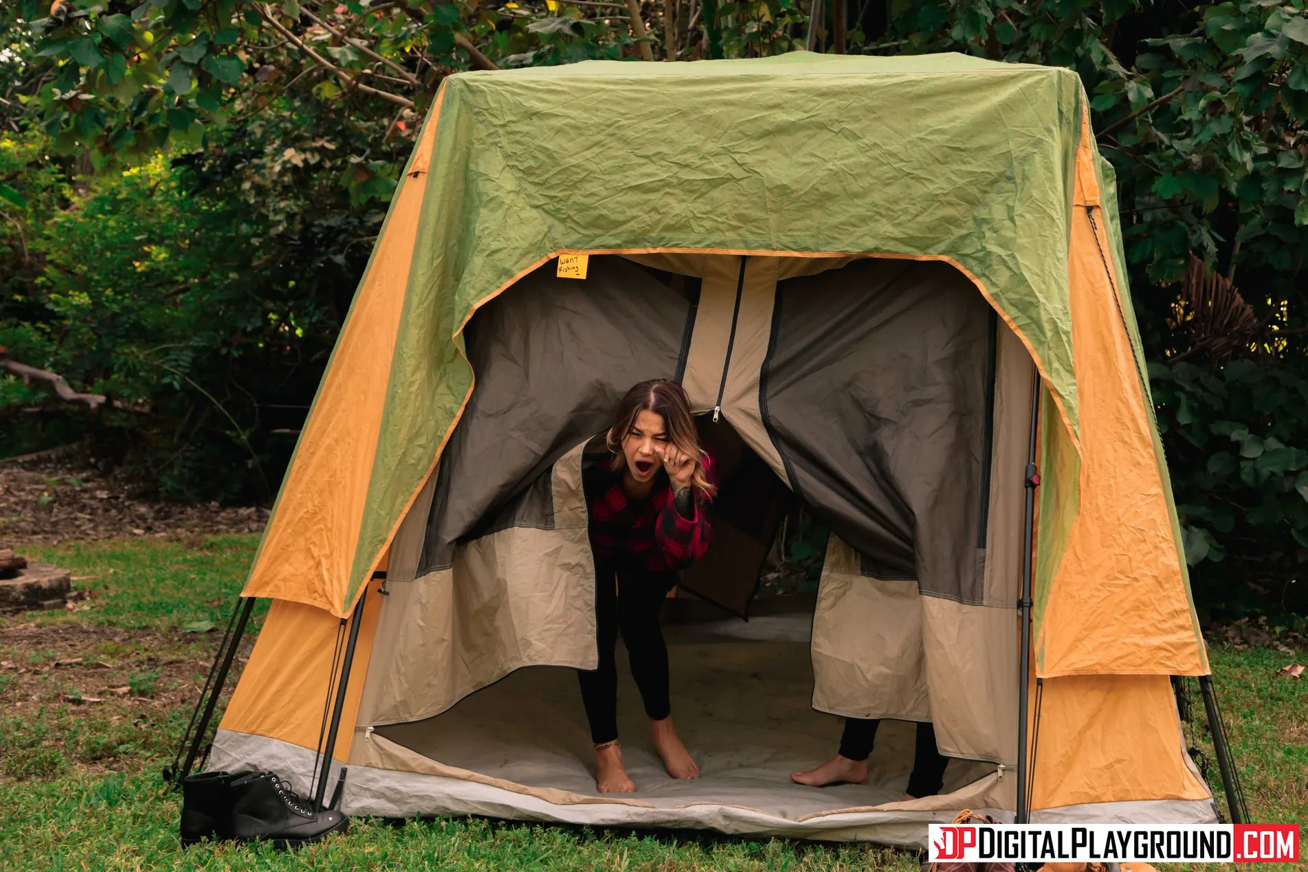 Evelin Stone - Selfies en el camping | Picture (81)