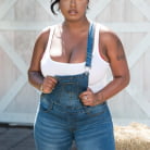 Layton Benton in 'A Handywoman's Job'
