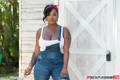 Layton Benton - A Handywoman's Job | Picture (25)